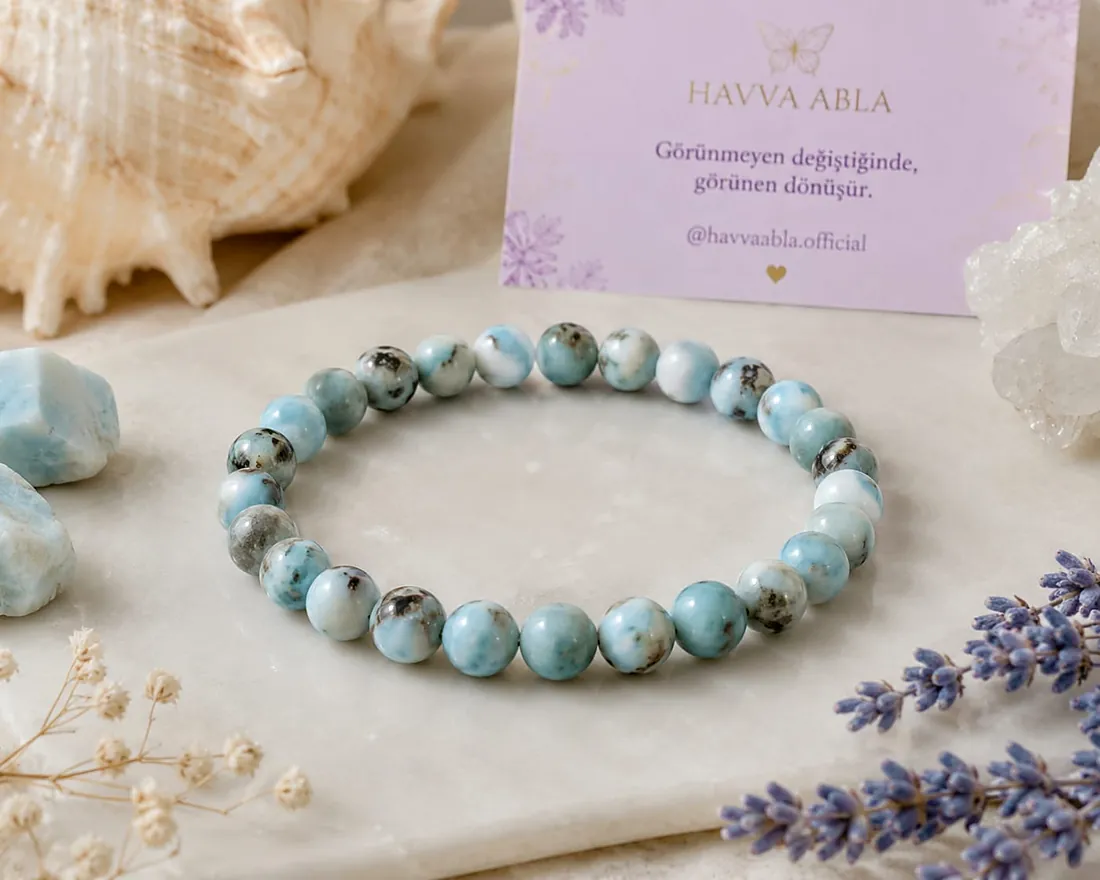 Larimar bileklik ve Havva Abla kartı: Görünmeyen değiştiğinde, görünen dönüşür